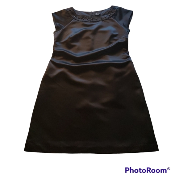 MAX AND CLEO BLACK SATIN SHIFT DRESS WITH BEADED NECKLINE SZ 12 - Picture 1 of 15